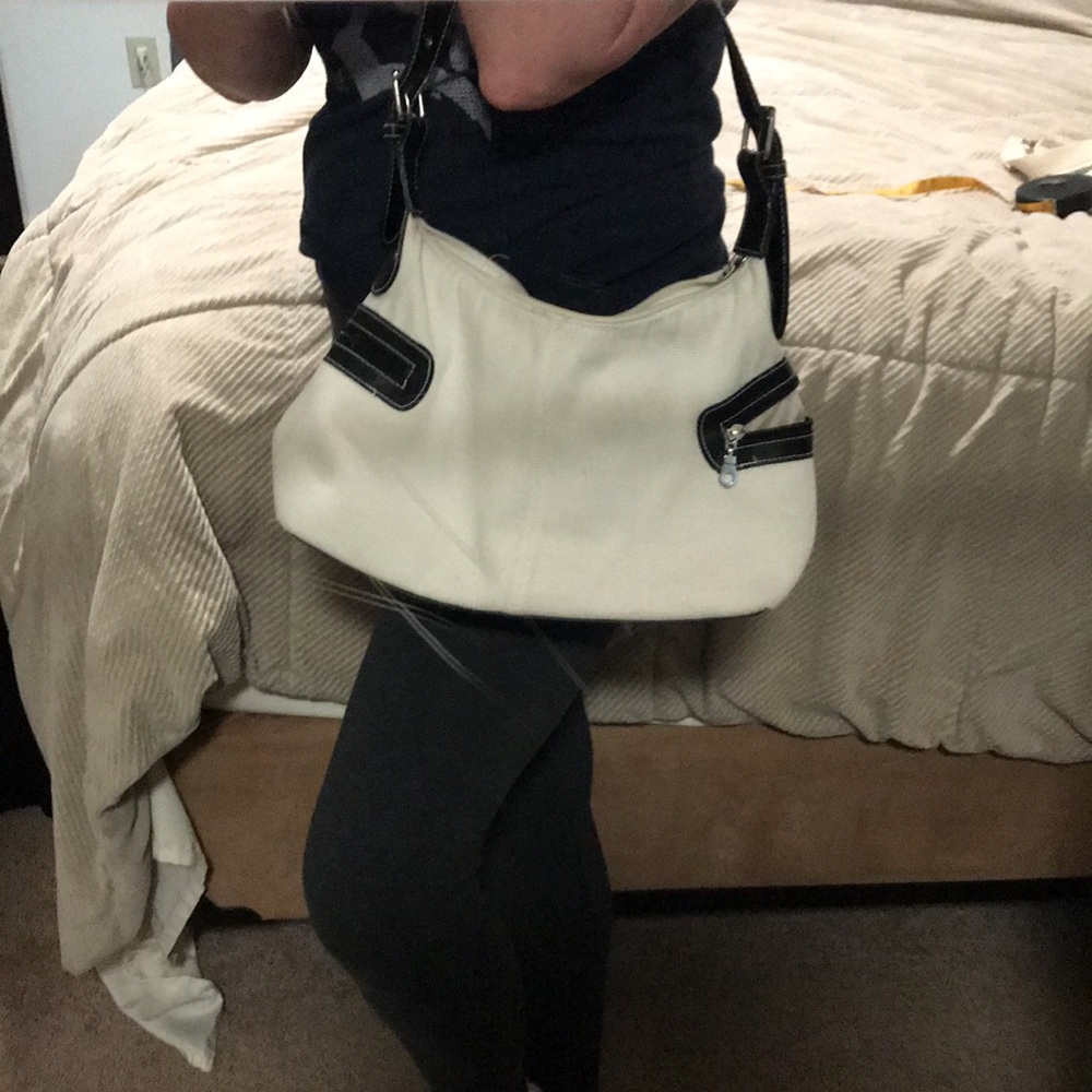 Women’s Black and White Purse - Picture 6 of 6